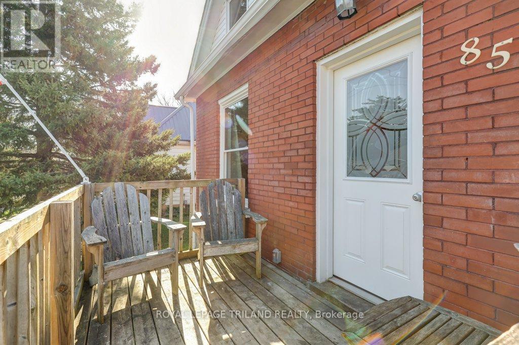85 Chestnut Street, St. Thomas, Ontario  N5R 2B1 - Photo 5 - X12107603