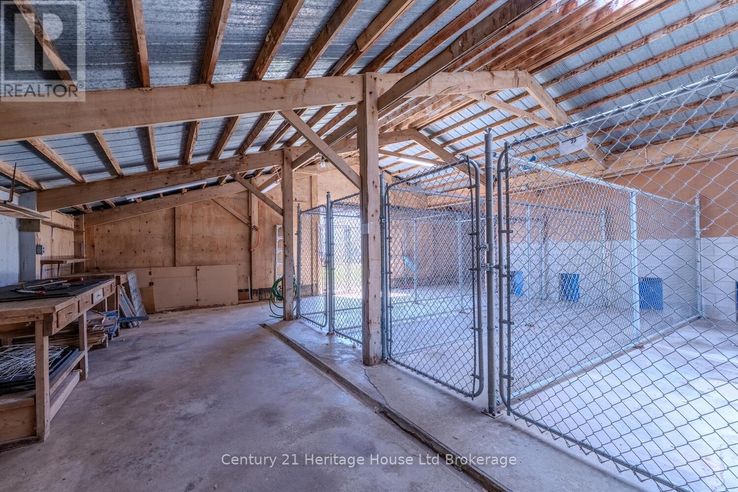 226 Carluke Road E, Hamilton, Ontario L9G 3L1 - Photo 28 - X12107659