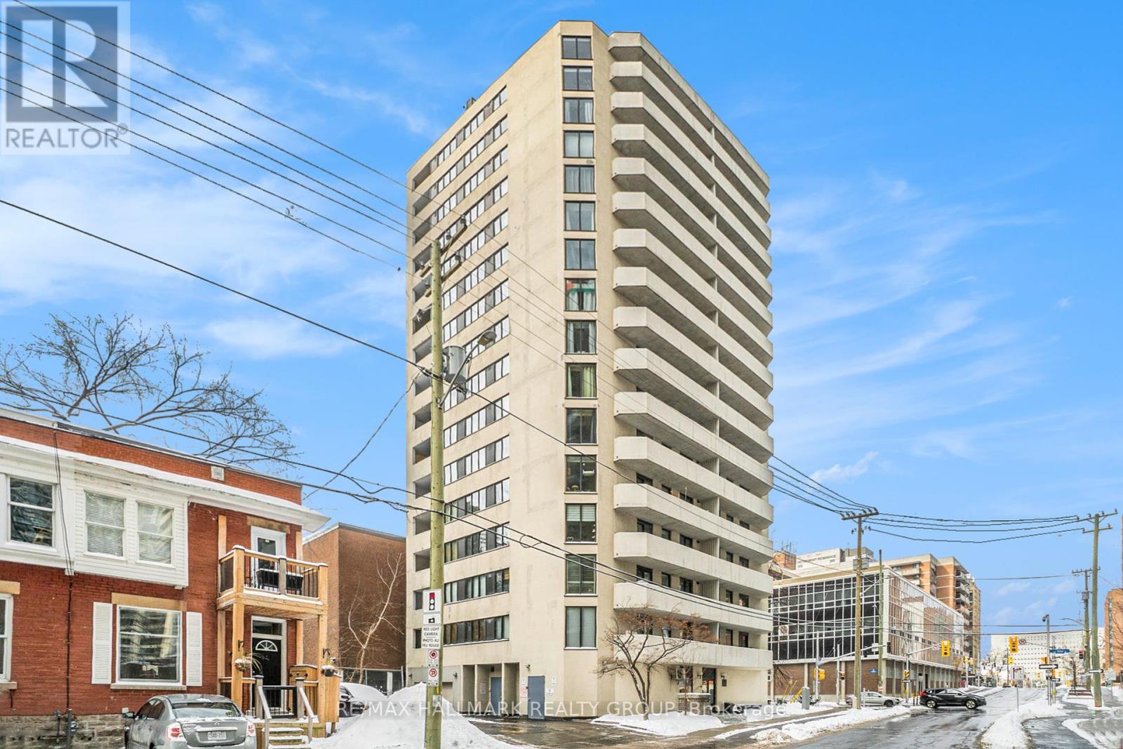 Property at 1102 - 200 BAY STREET image 2