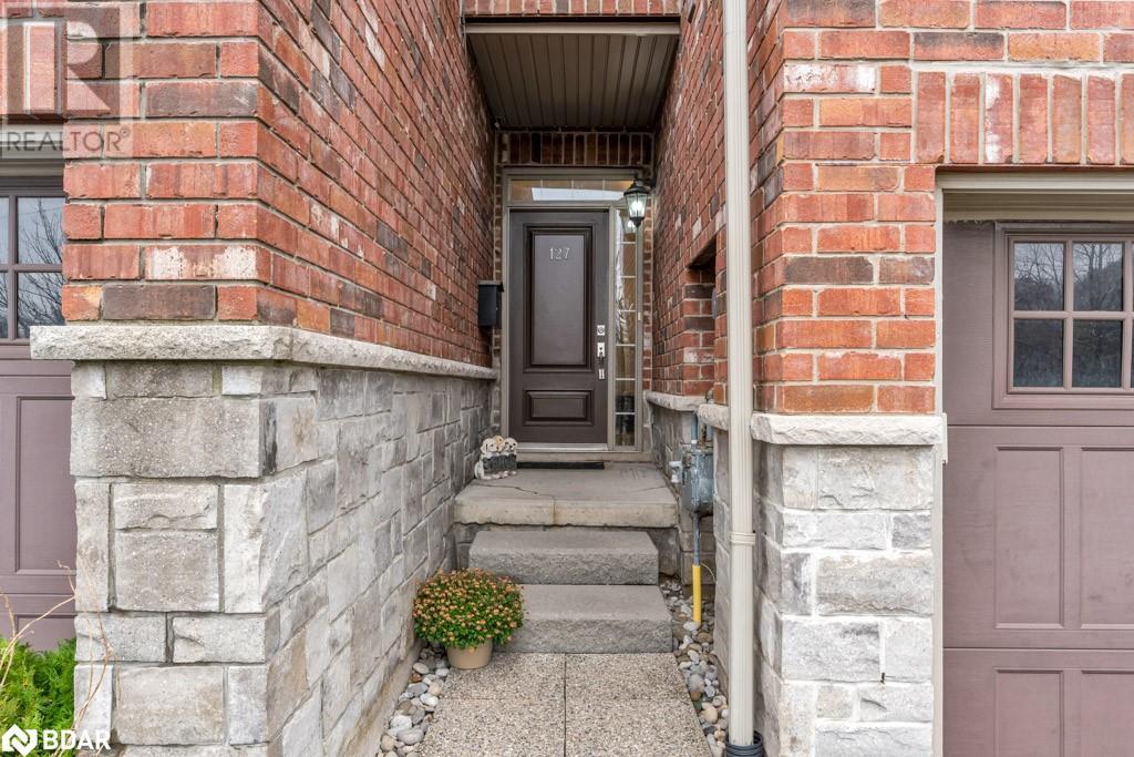Property at 127 OAKHAVEN Place Unit# 127 image 3