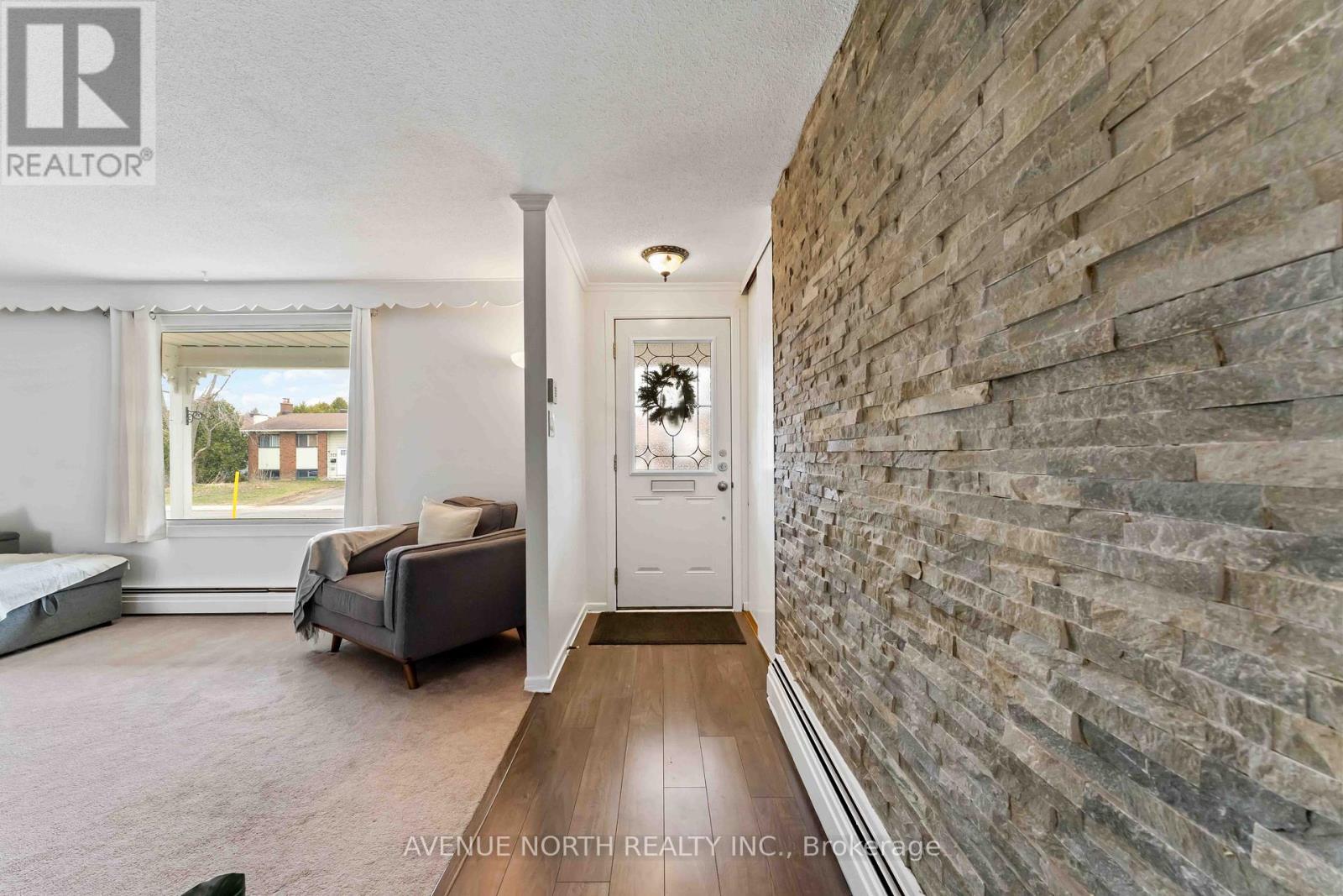 Property at 328 AMIENS STREET image 4