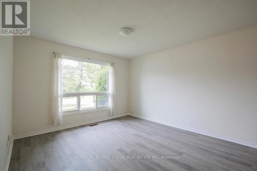 Property at 95 GOLDHAWK TRAIL image 5