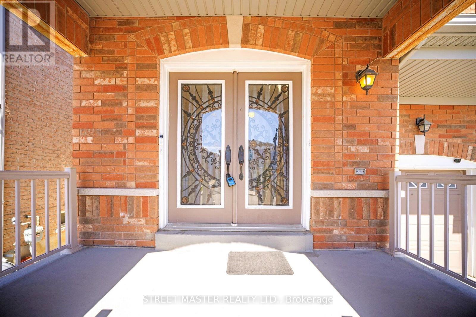 Property at 72 NEWINGTON CRESCENT image 3