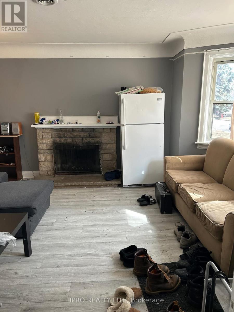 102 Dalewood Avenue, Hamilton, Ontario  L8S 1Z2 - Photo 8 - X12084782