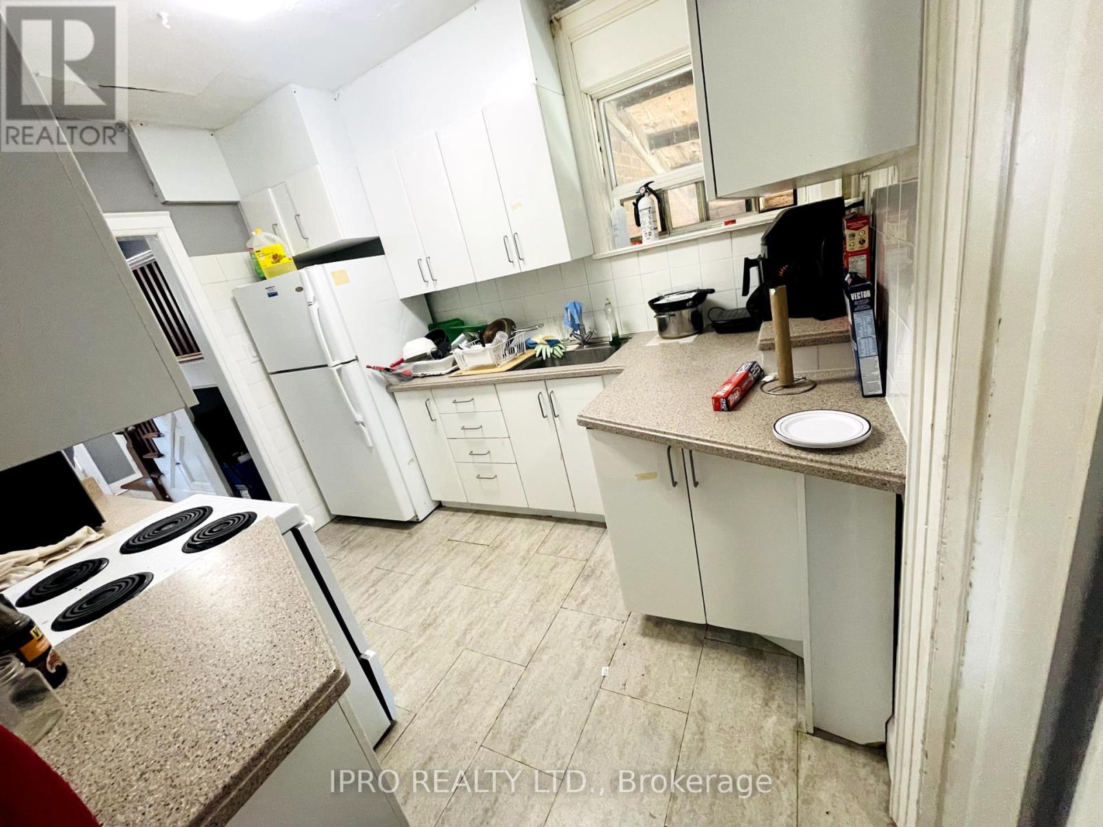 102 Dalewood Avenue, Hamilton, Ontario  L8S 1Z2 - Photo 6 - X12084782