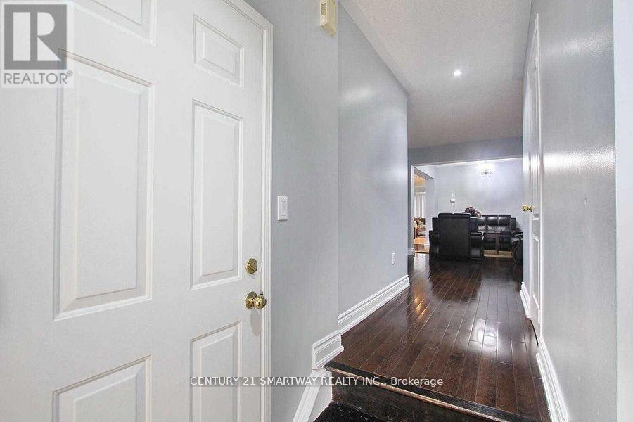 58 Feather Reed Way, Brampton, Ontario  L6R 2Z9 - Photo 2 - W12107667