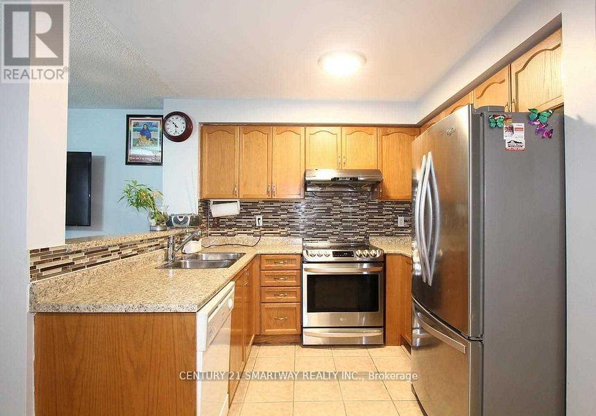58 Feather Reed Way, Brampton, Ontario  L6R 2Z9 - Photo 6 - W12107667