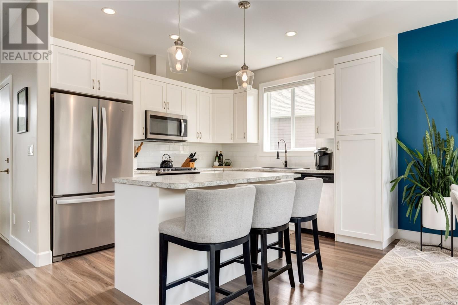 Property at 857 Coal Town Way image 3