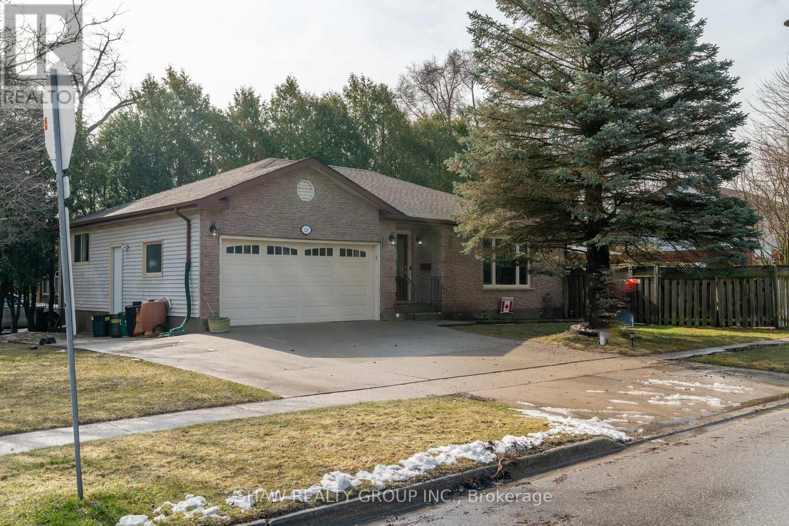 Property at 328 BURNETT AVENUE image 3