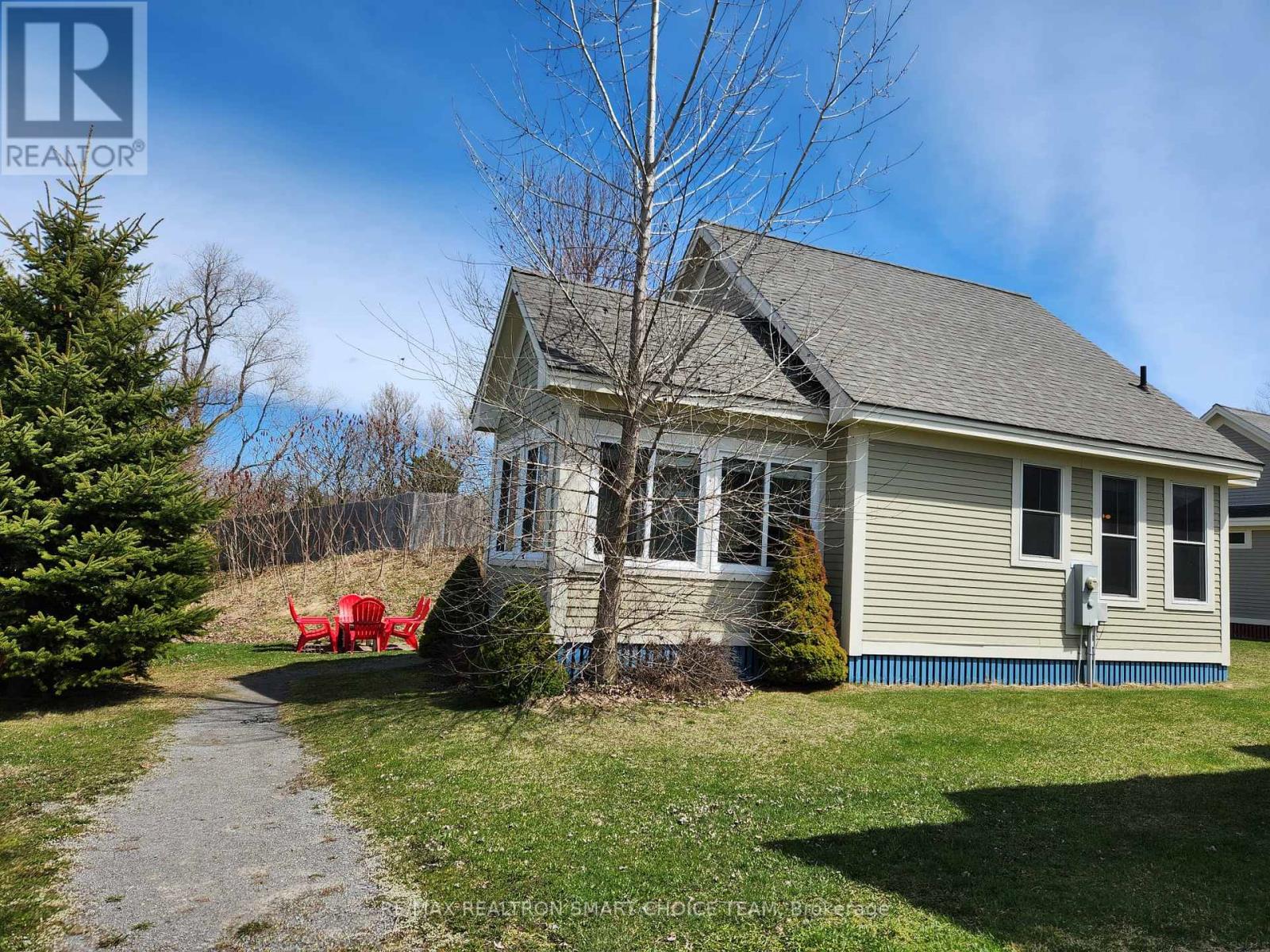 34 Meadow View Lane, Prince Edward County, Ontario  K0K 1P0 - Photo 3 - X12107596