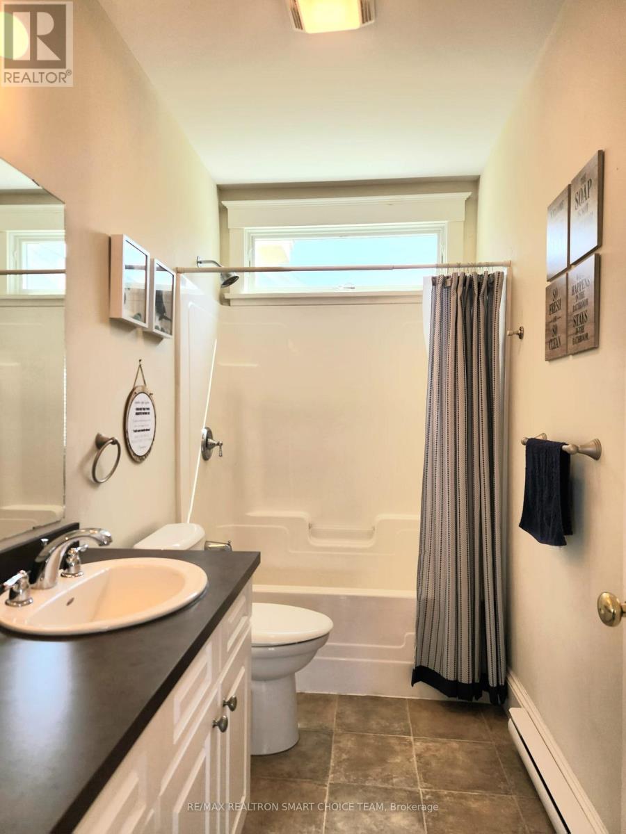 34 Meadow View Lane, Prince Edward County, Ontario  K0K 1P0 - Photo 31 - X12107596