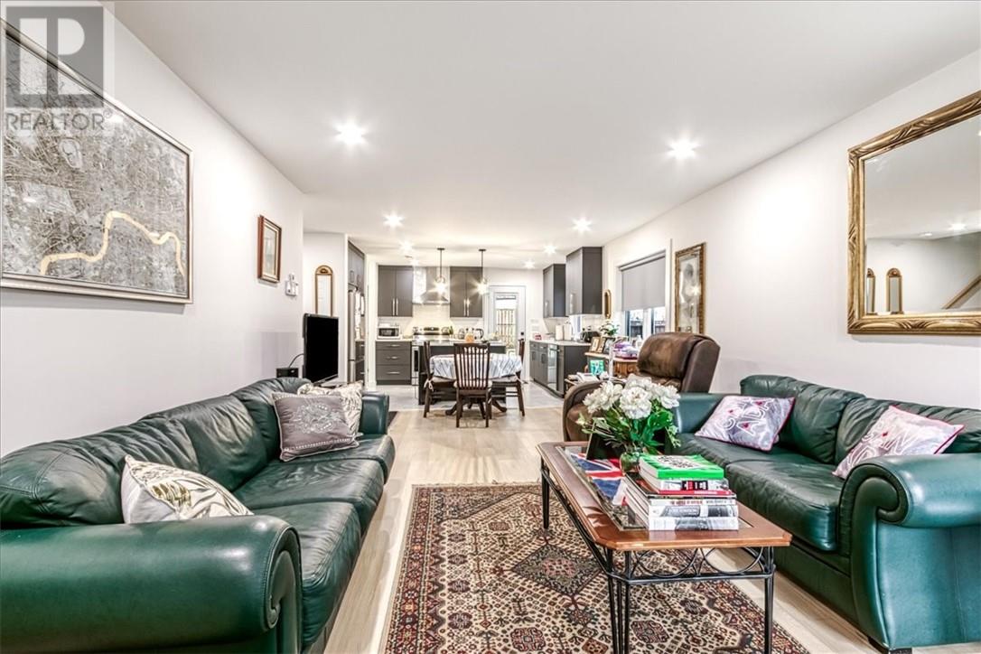 Property at 471 Howey Drive image 4