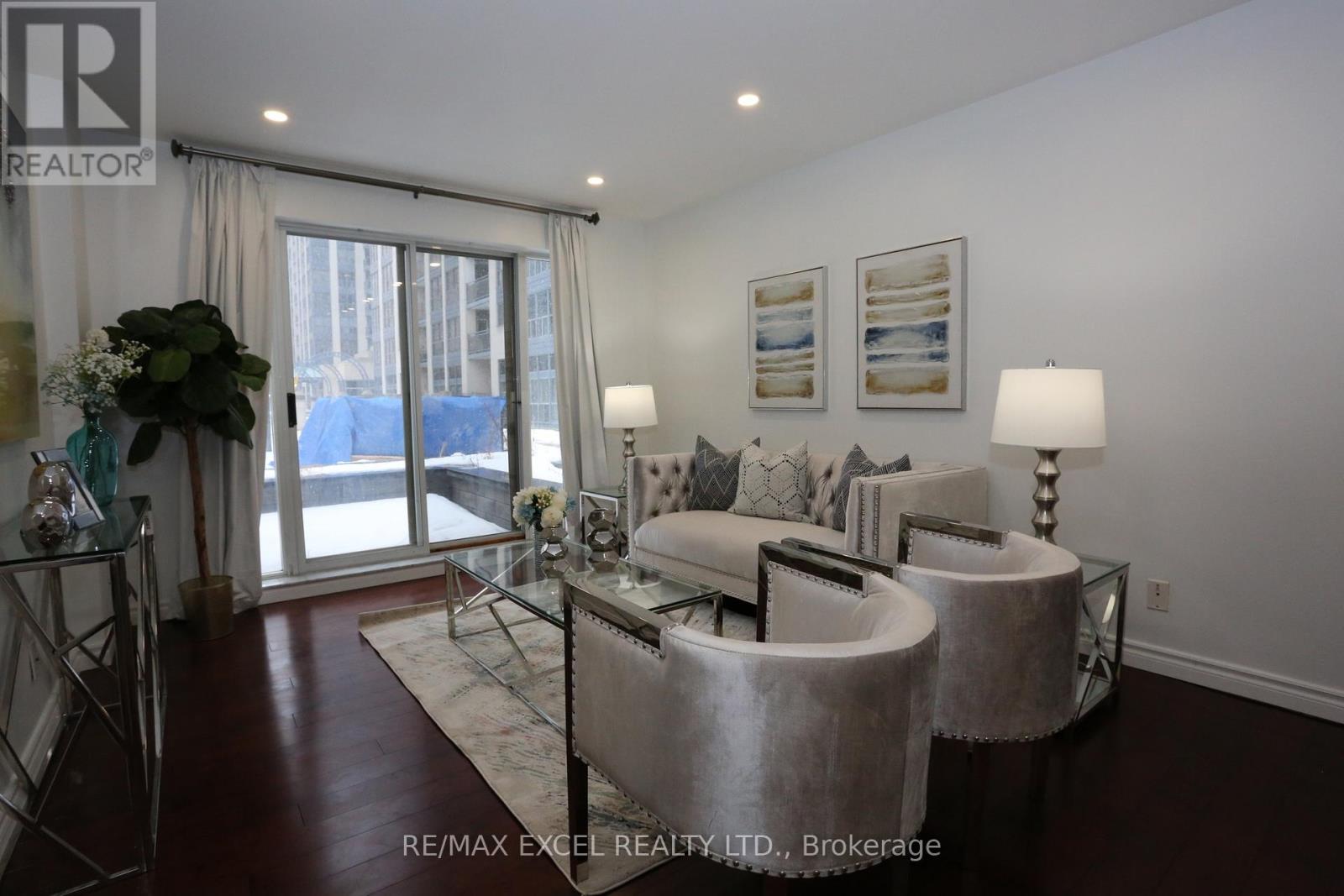 Property at 114 - 38 HOLLYWOOD AVENUE image 1