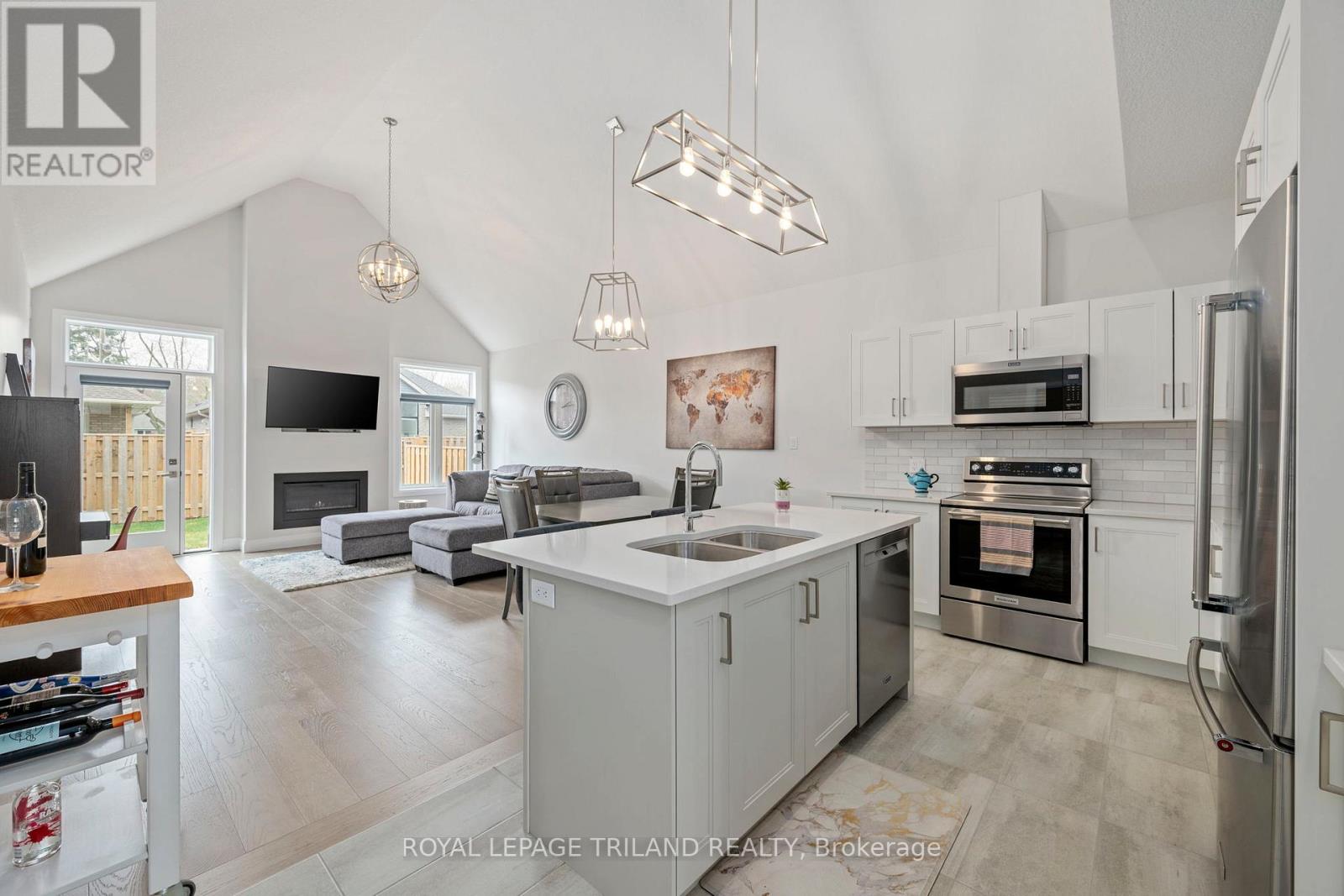 12 - 63 Compass Trail, Central Elgin, Ontario N5L 0B8 - Photo 8 - X12107797