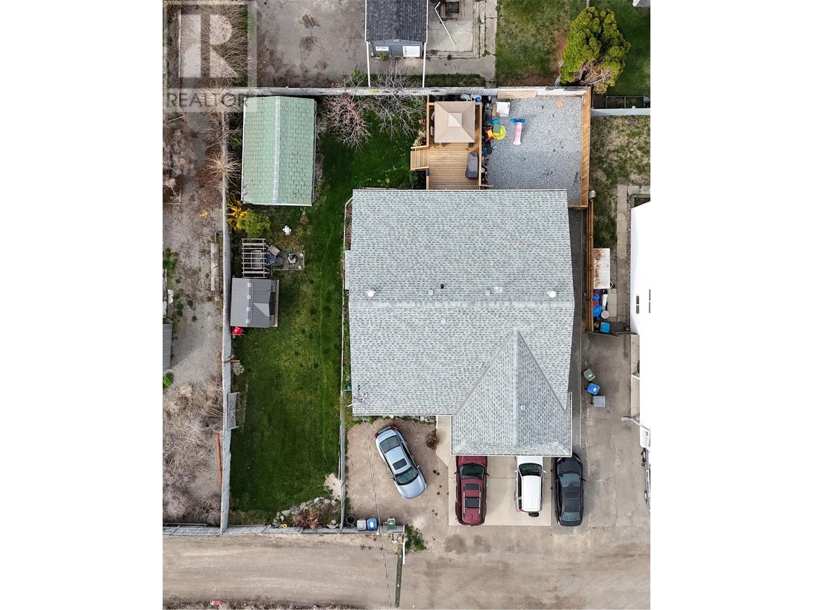 Property at 880 CAROLINE Street image 2