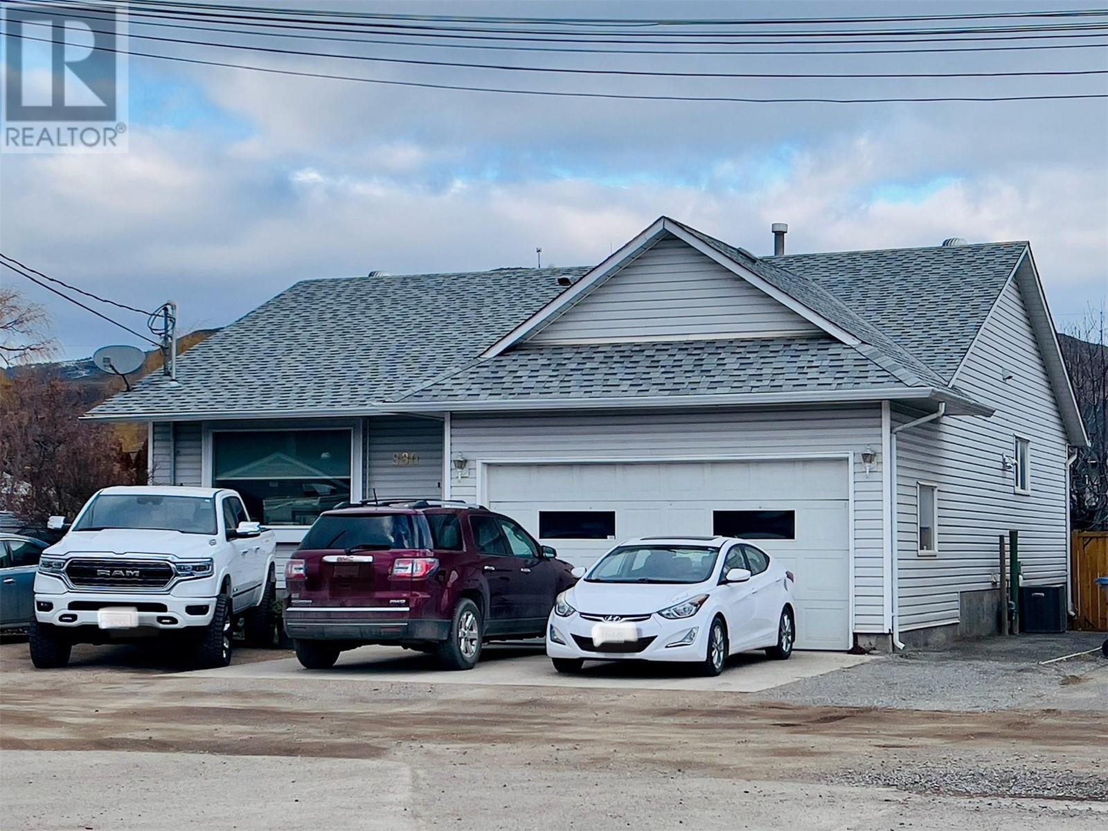 Property at 880 CAROLINE Street image 3