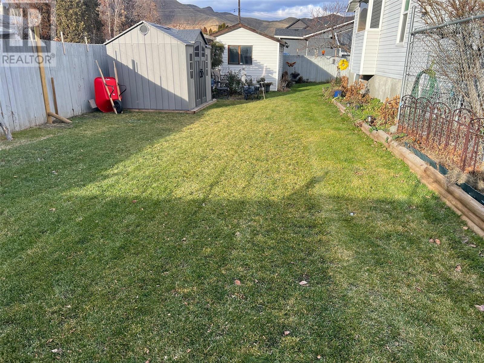 Property at 880 CAROLINE Street image 4