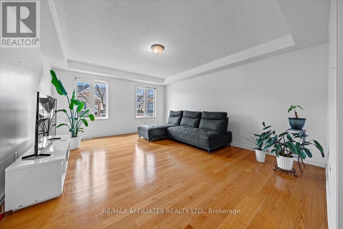 1028 Pampero Crescent, Ottawa, Ontario  K2S 0N4 - Photo 11 - X12107790