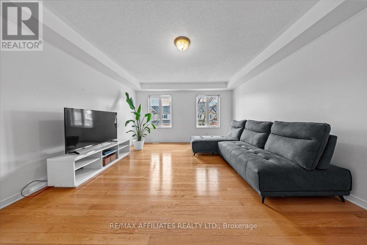 1028 Pampero Crescent, Ottawa, Ontario  K2S 0N4 - Photo 12 - X12107790