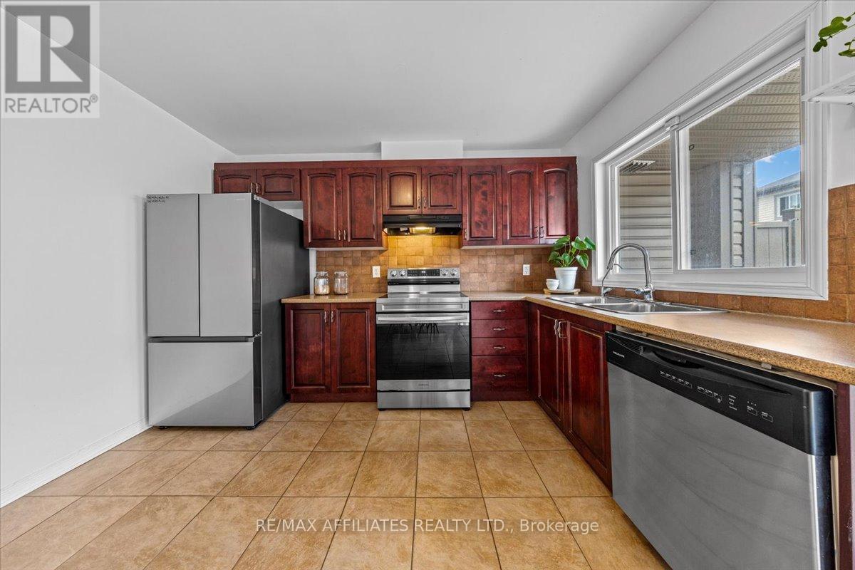 1028 Pampero Crescent, Ottawa, Ontario  K2S 0N4 - Photo 17 - X12107790