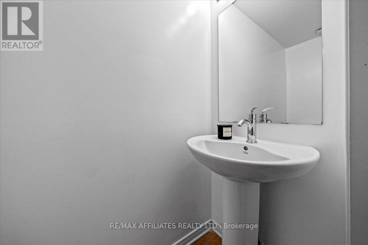 1028 Pampero Crescent, Ottawa, Ontario  K2S 0N4 - Photo 9 - X12107790