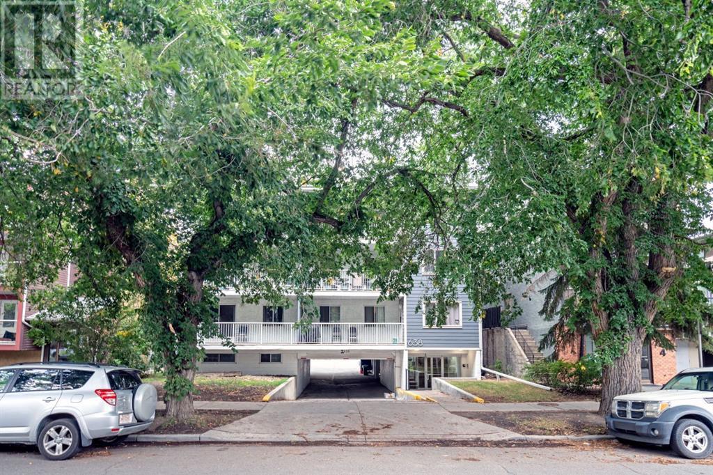 Property at 302, 638 Meredith Road NE image 4