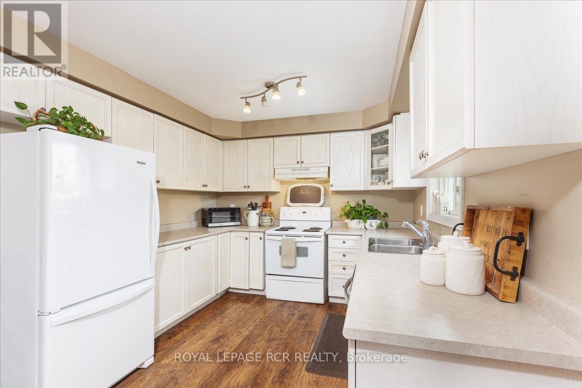 340 King Street E, East Gwillimbury, Ontario  L0G 1M0 - Photo 9 - N12107676