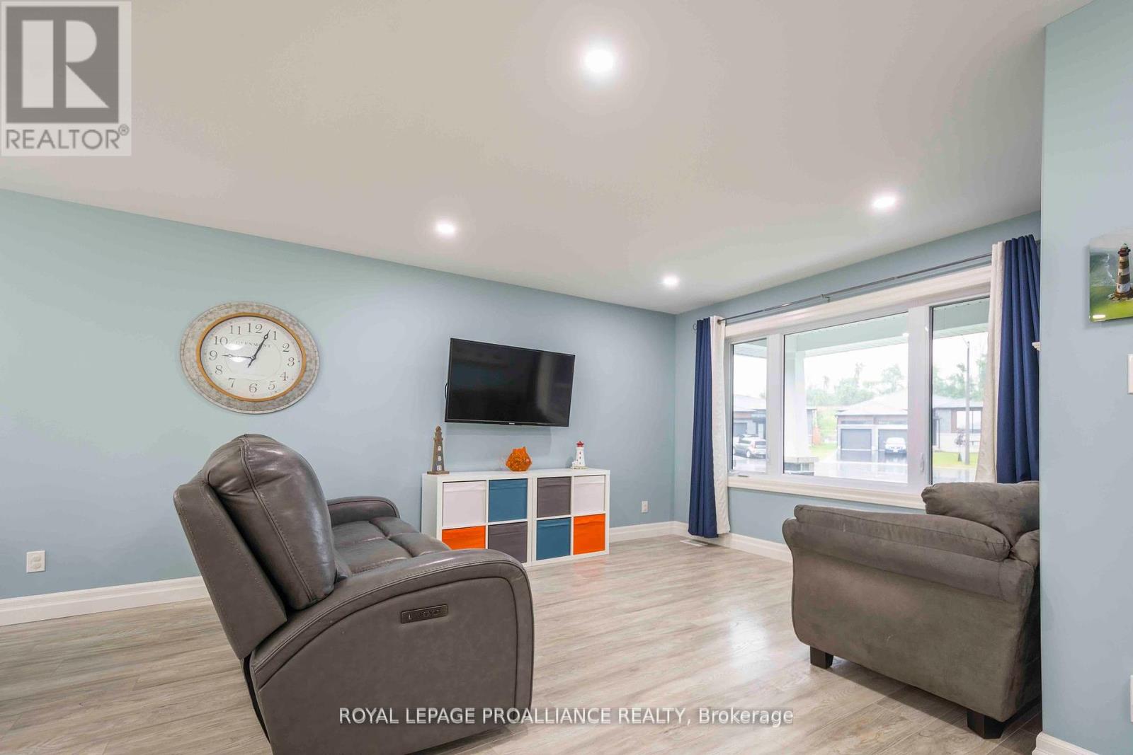 Property at 42 SCHMIDT WAY image 4