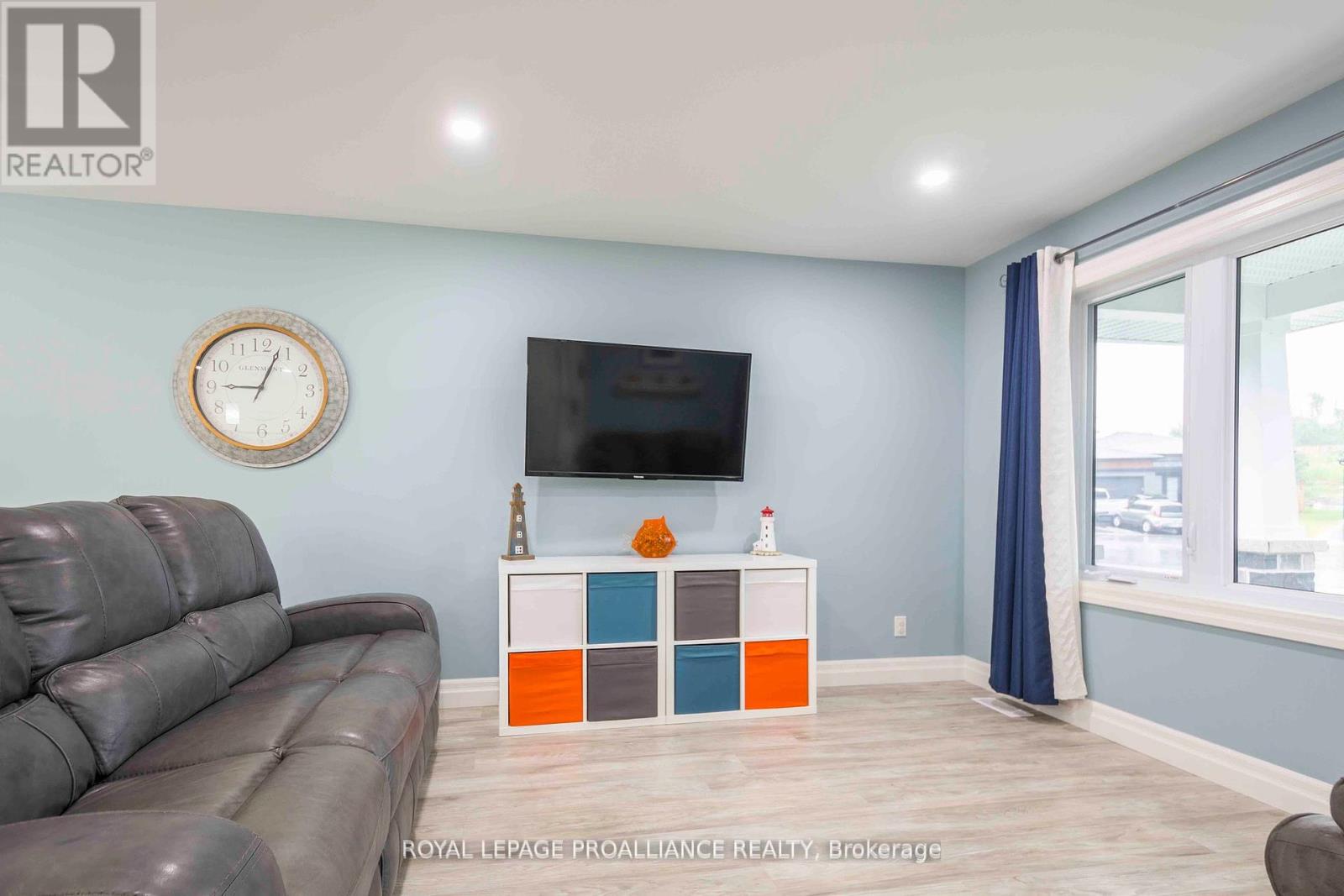 Property at 42 SCHMIDT WAY image 5