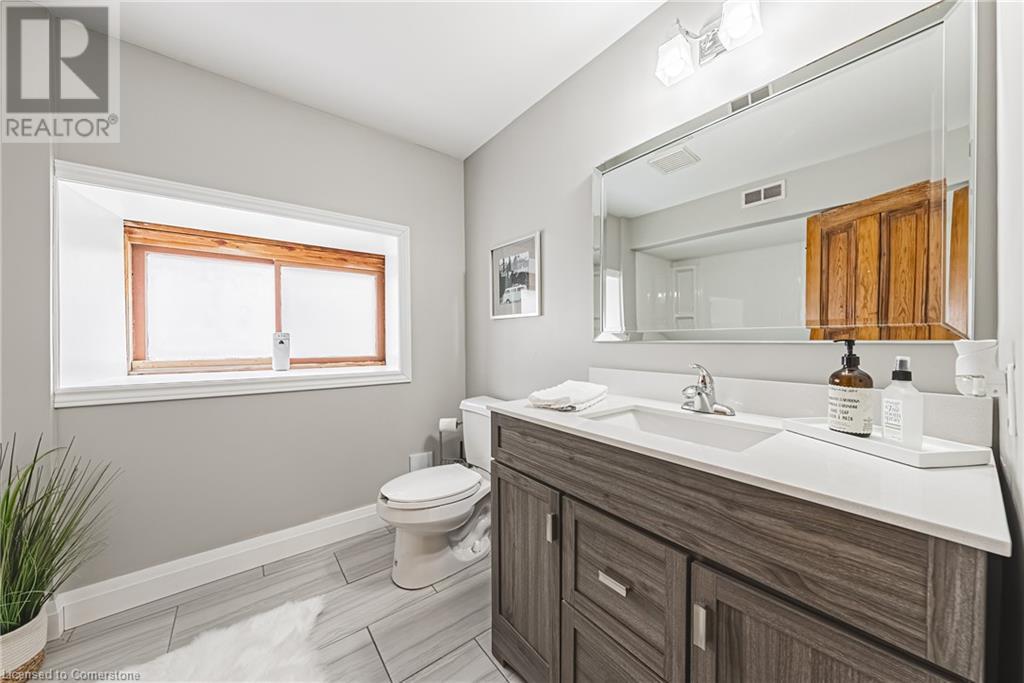 110 Freelton Road, Flamborough, Ontario  L8B 0Z3 - Photo 10 - 40717085