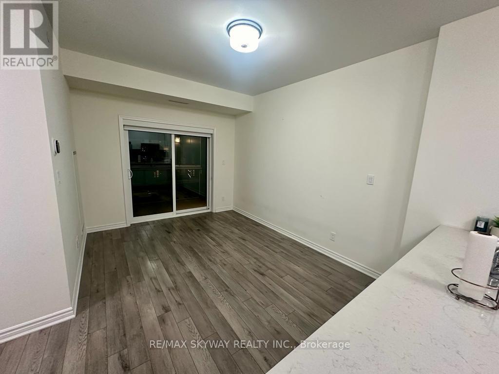 304 - 200 Lagerfeld Drive W, Brampton, Ontario  L7A 5G5 - Photo 5 - W12107753