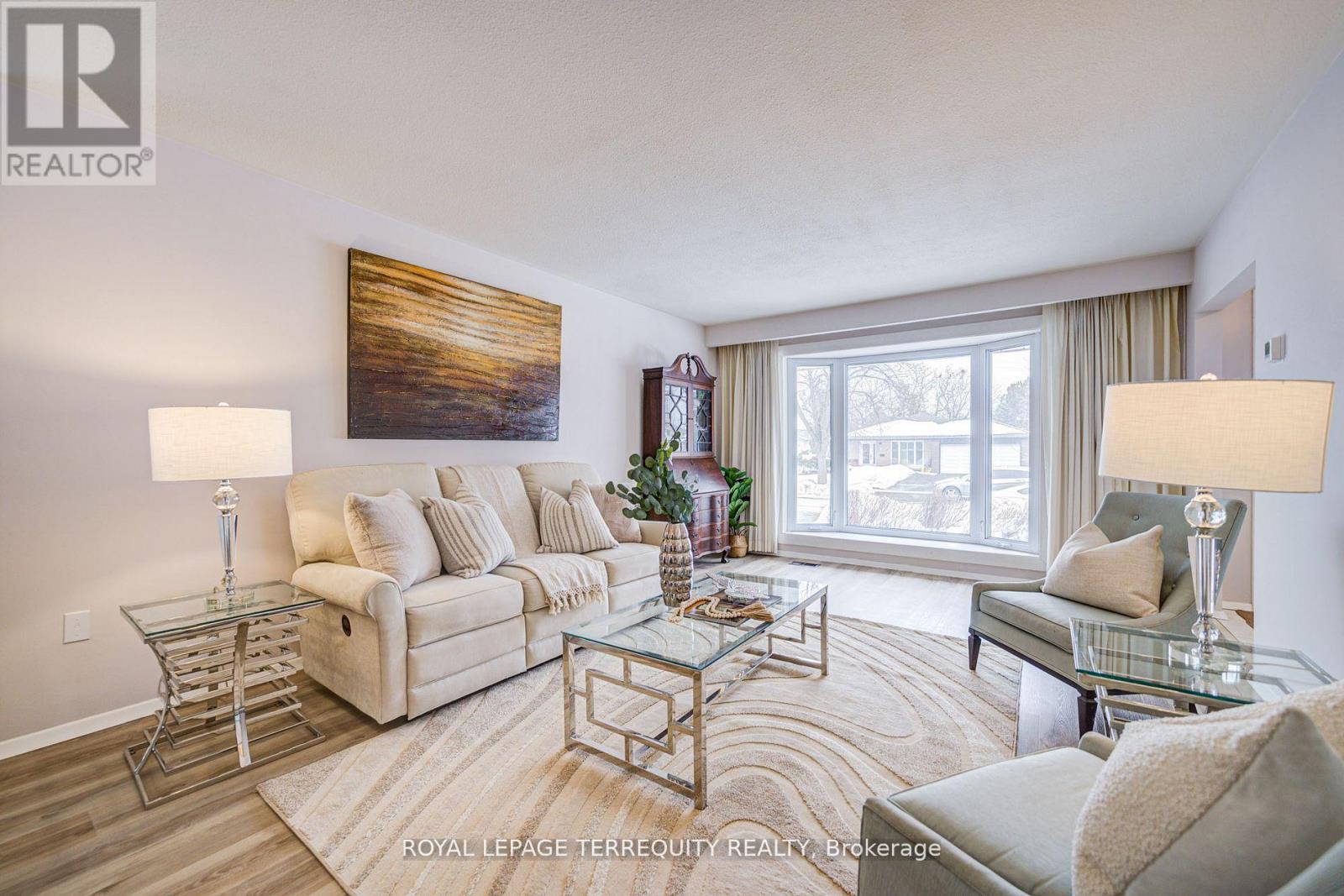 Property at 6 WINTERSET CRESCENT image 4