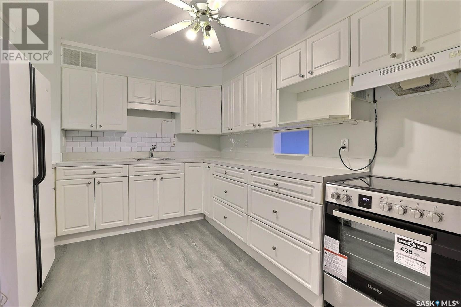 Property at 23 4341 Rae STREET image 4