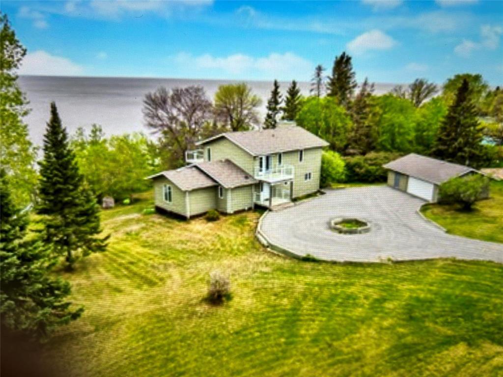 <h3>$674,500</h3><p>441 West Street, Balsam Bay, Manitoba</p>