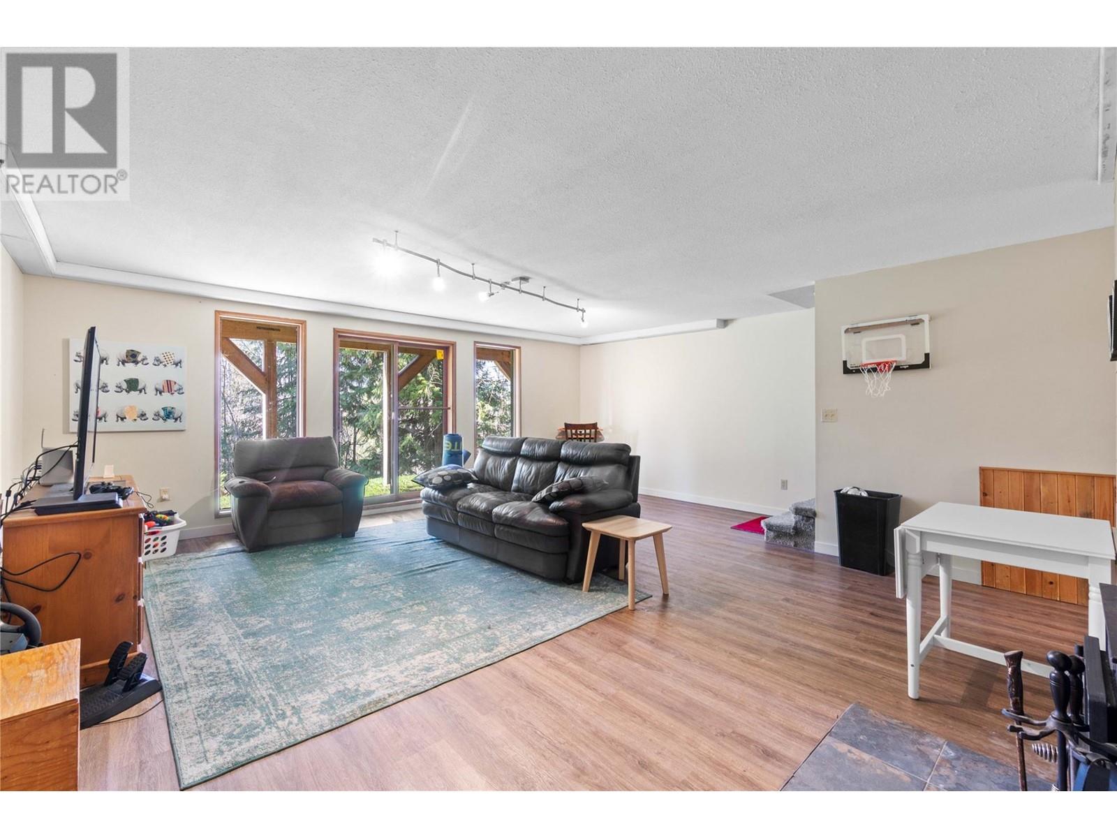8361 Ladner Road, Vernon, British Columbia  V1B 3M8 - Photo 41 - 10345234