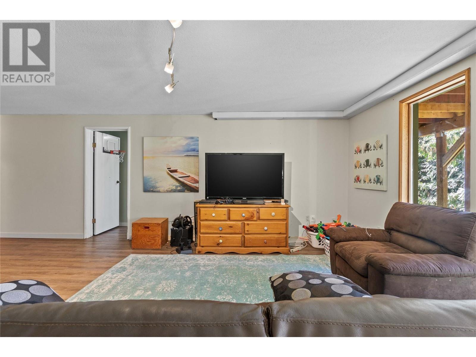 Property at 8361 Ladner Road image 2