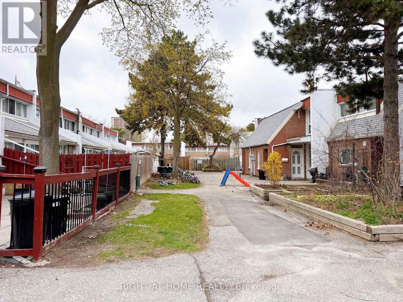 101 - 2901 Jane Street, Toronto, Ontario  M3N 2J8 - Photo 29 - W12107291