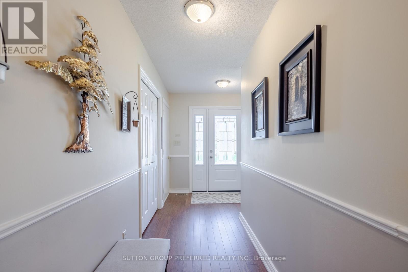 Property at 31 HAWKINS CRESCENT image 5