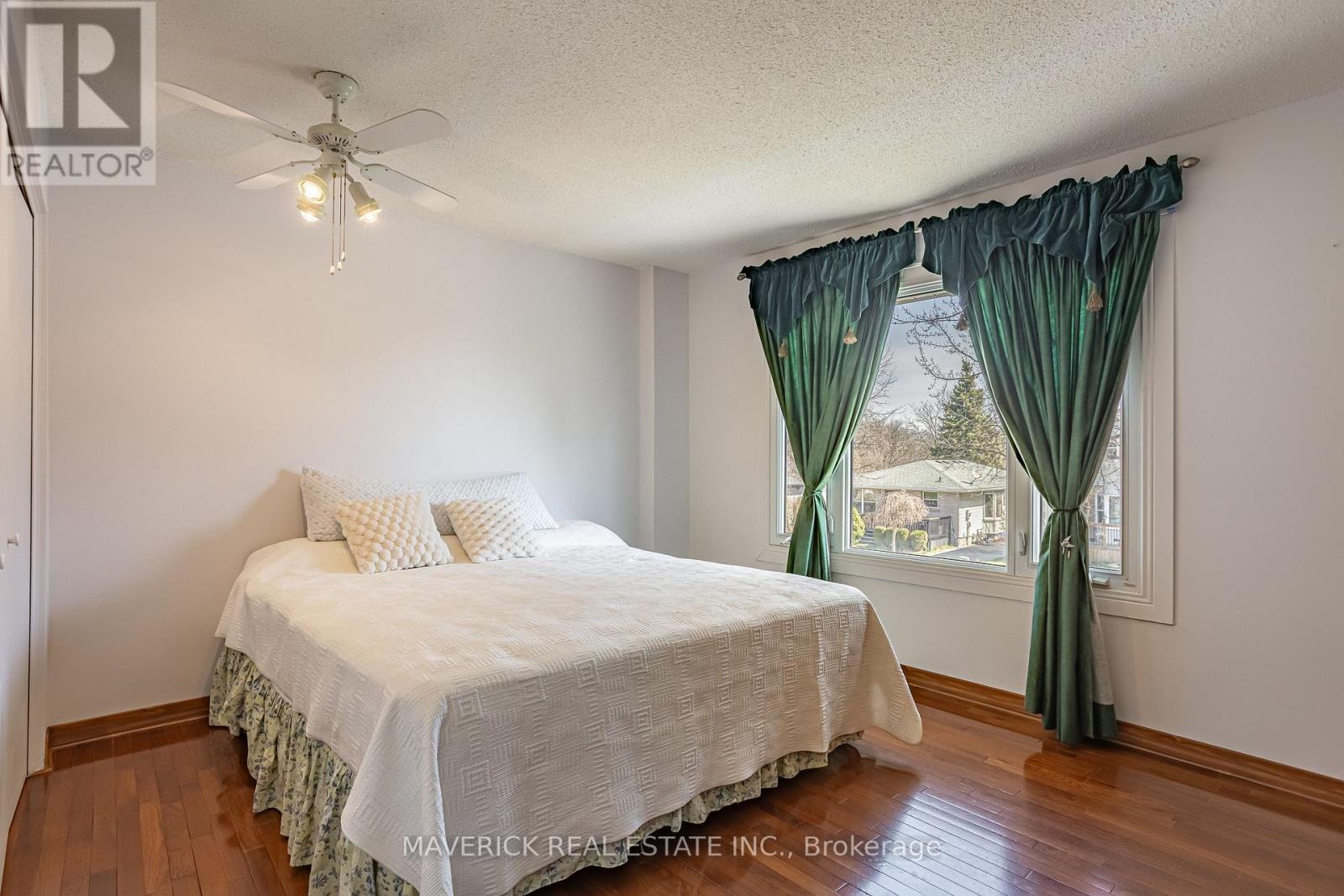 Photo 17 of 33 for 107 Ardsley Crescent