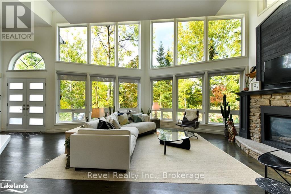 Property at 3 SIMCOE STREET image 4