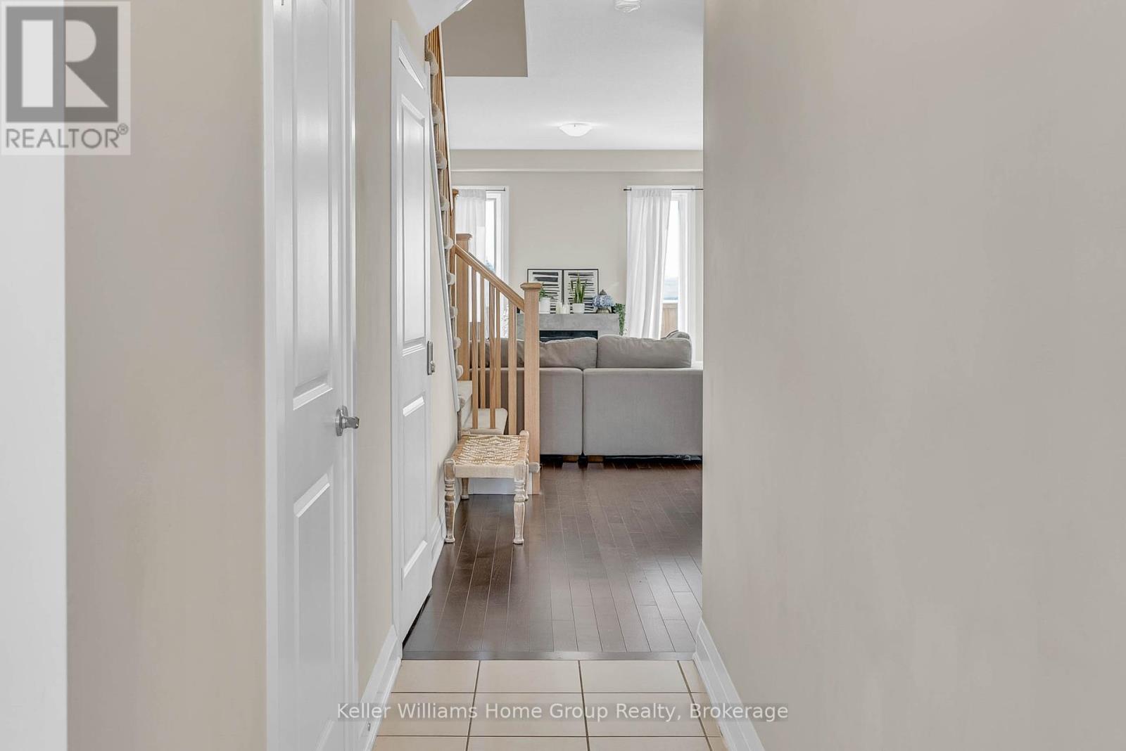 Property at 160 FOAMFLOWER PLACE image 4