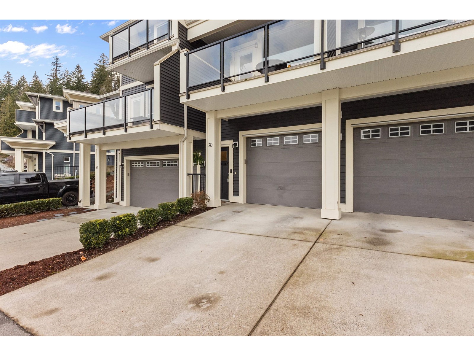 Property at 70 6026 LINDEMAN STREET image 2