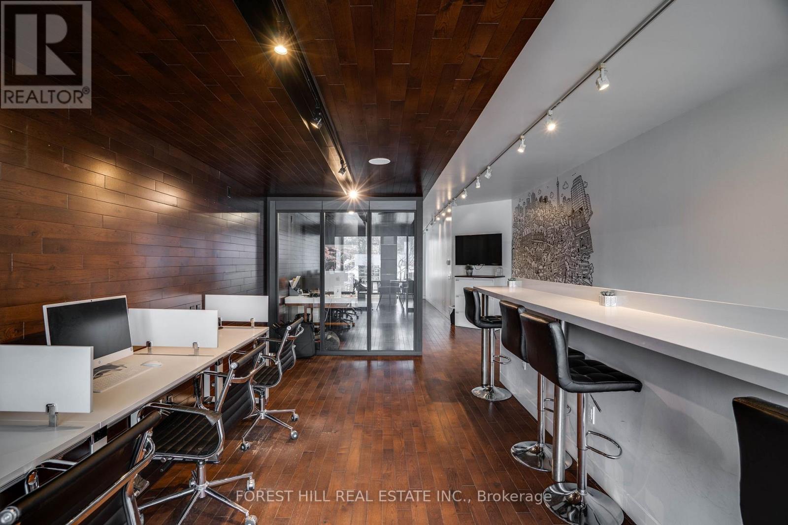200 - 659 St Clair Avenue W, Toronto (Wychwood), Ontario  M6K 0G7 - Photo 11 - C12107814