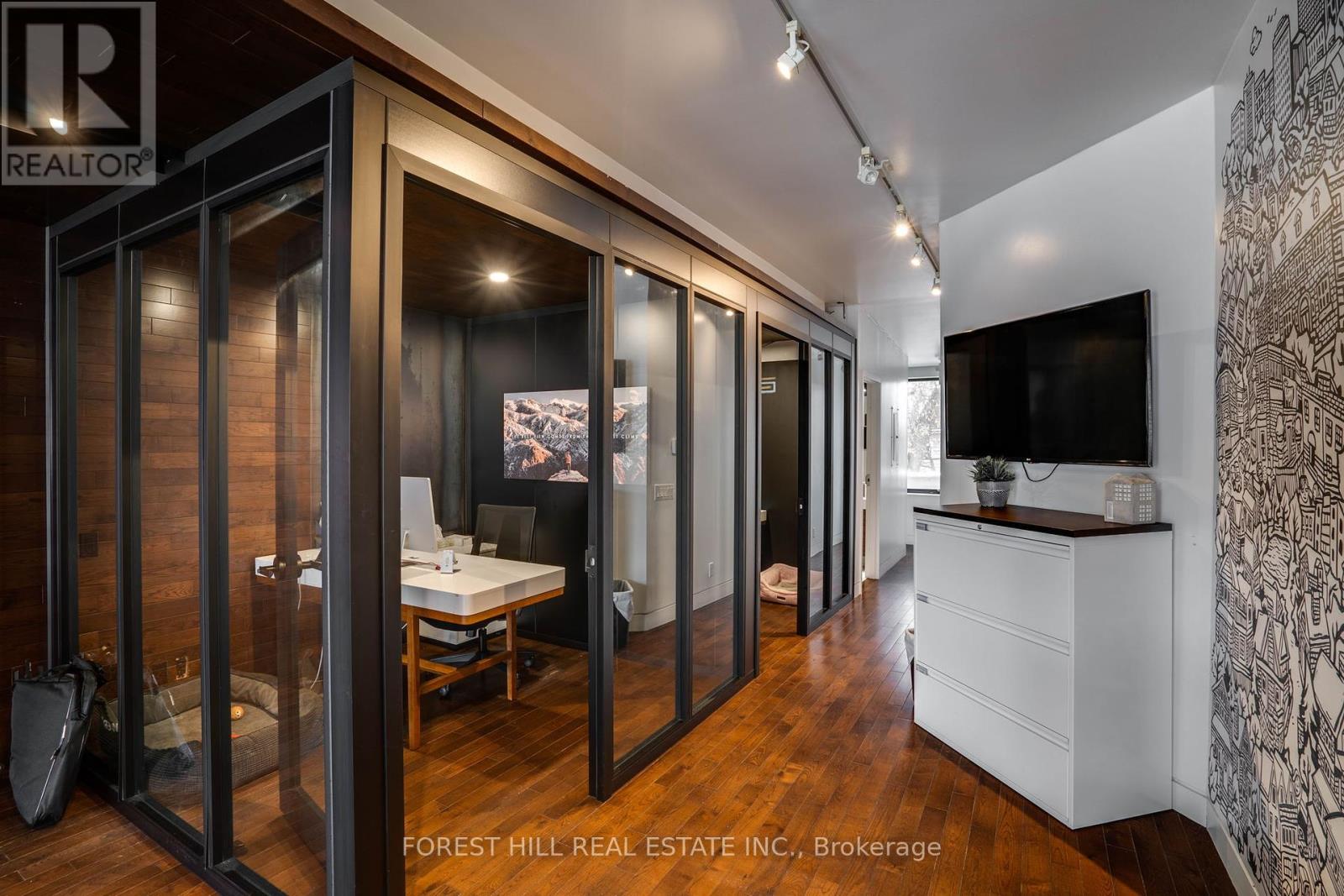 200 - 659 St Clair Avenue W, Toronto (Wychwood), Ontario  M6K 0G7 - Photo 12 - C12107814