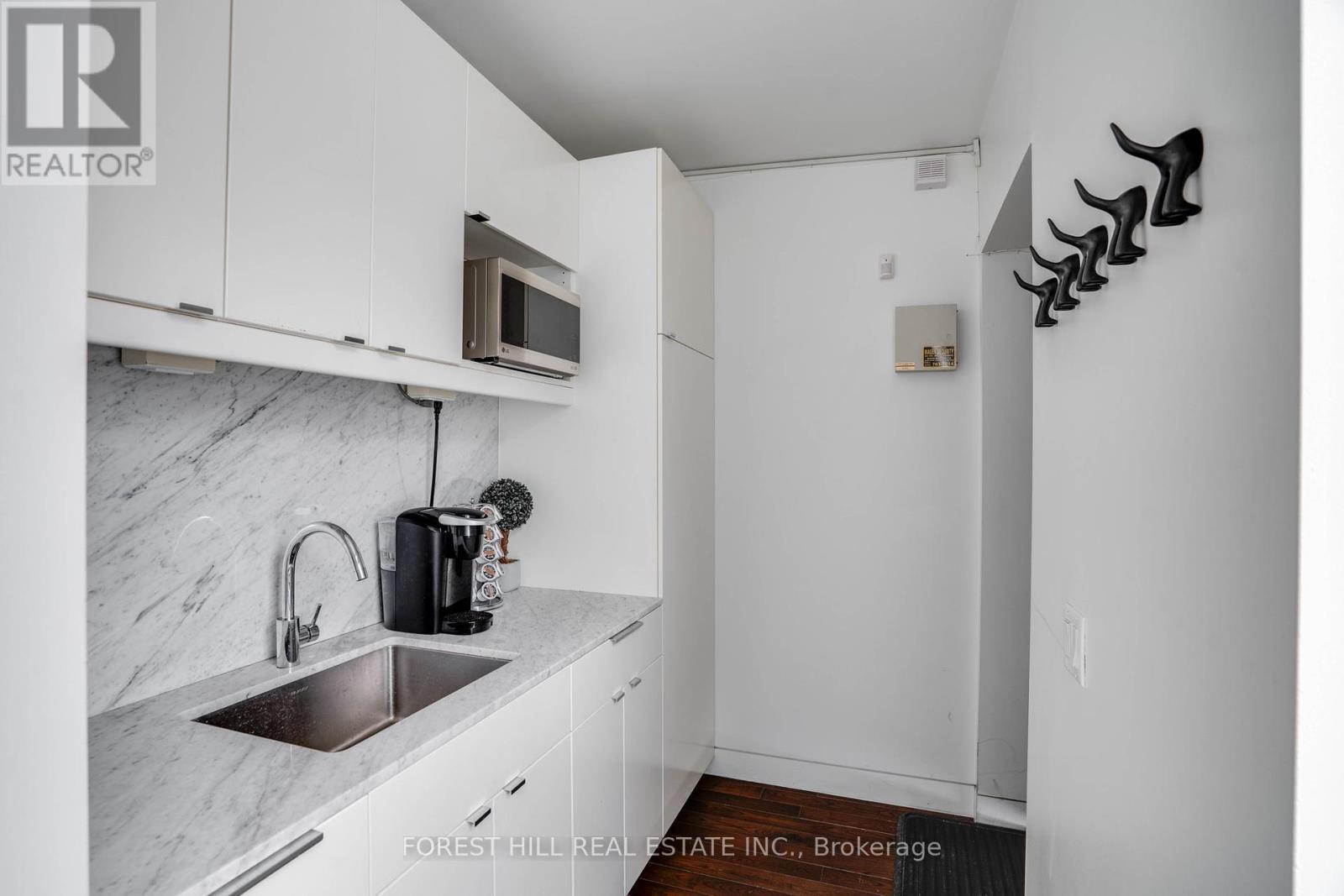 200 - 659 St Clair Avenue W, Toronto (Wychwood), Ontario  M6K 0G7 - Photo 16 - C12107814