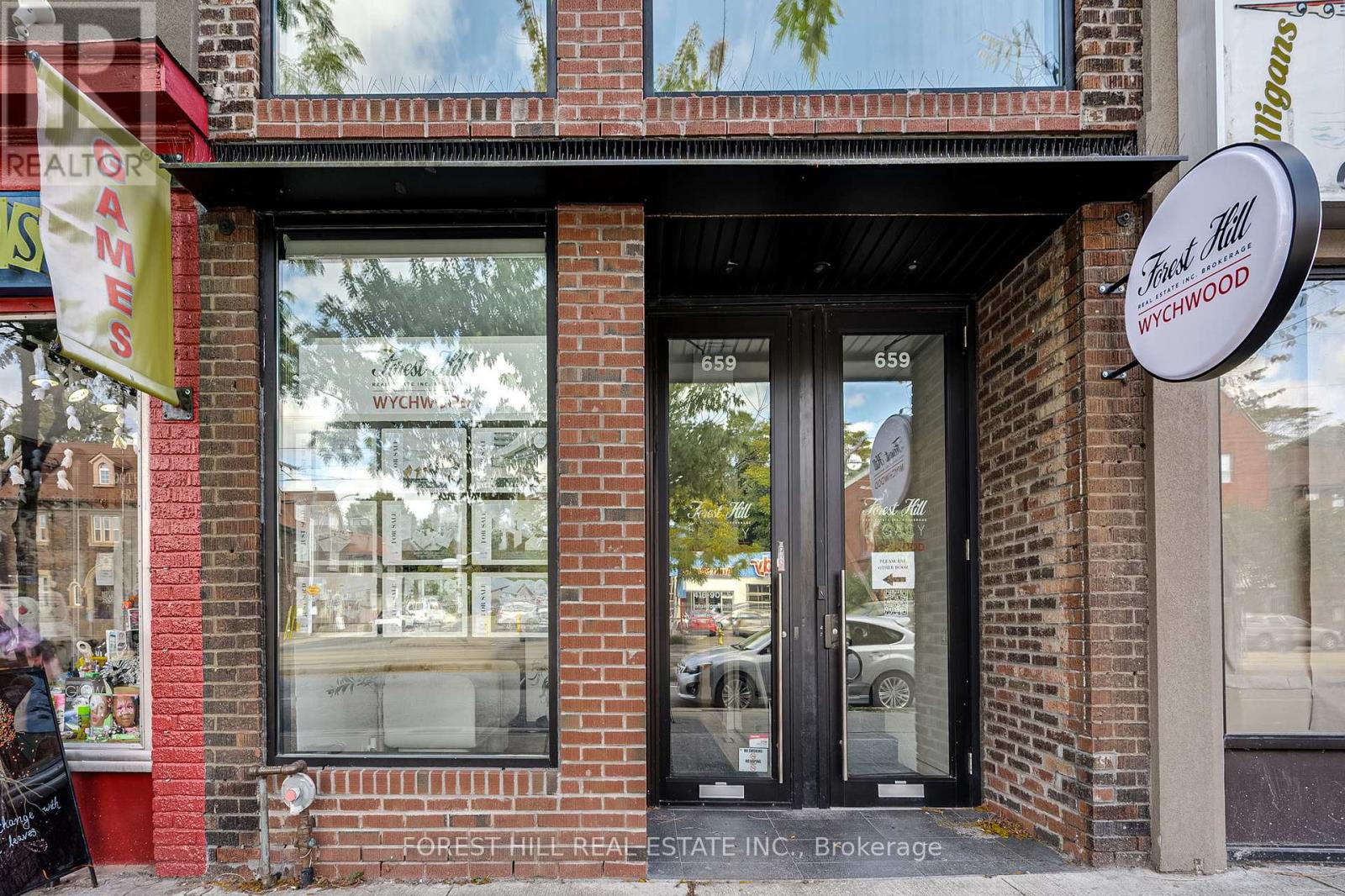 200 - 659 St Clair Avenue W, Toronto (Wychwood), Ontario  M6K 0G7 - Photo 2 - C12107814