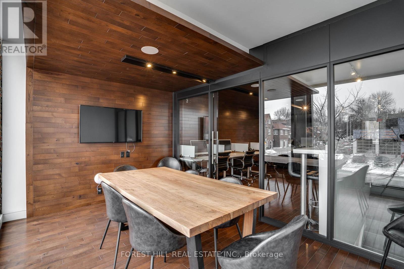 200 - 659 St Clair Avenue W, Toronto (Wychwood), Ontario  M6K 0G7 - Photo 9 - C12107814