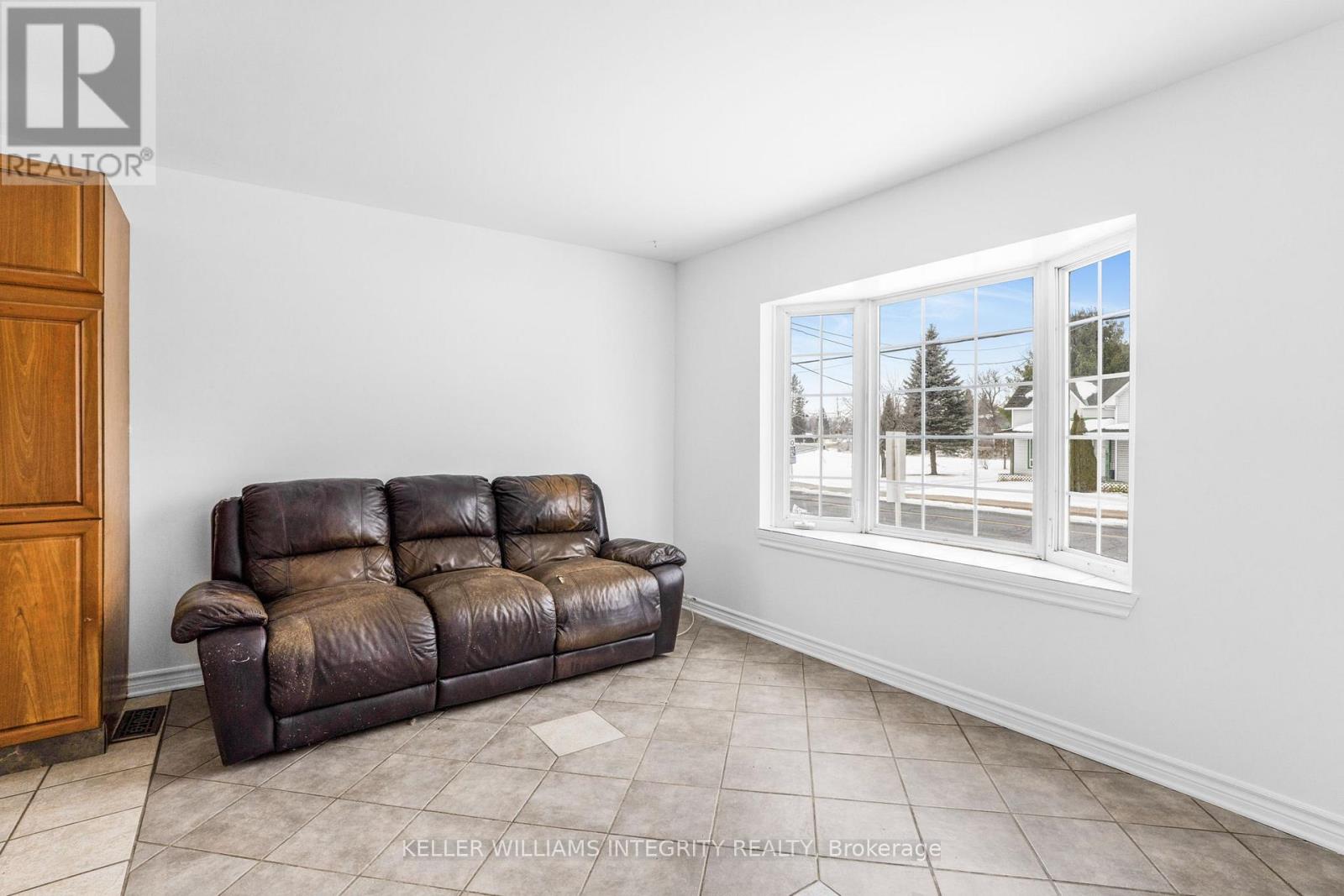 Property at 120 HERBERT STREET image 4