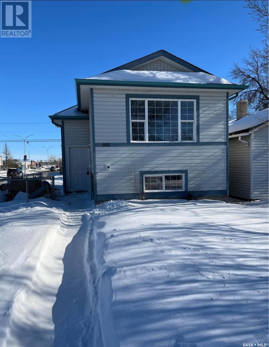 Property at 901 Rae STREET image 1