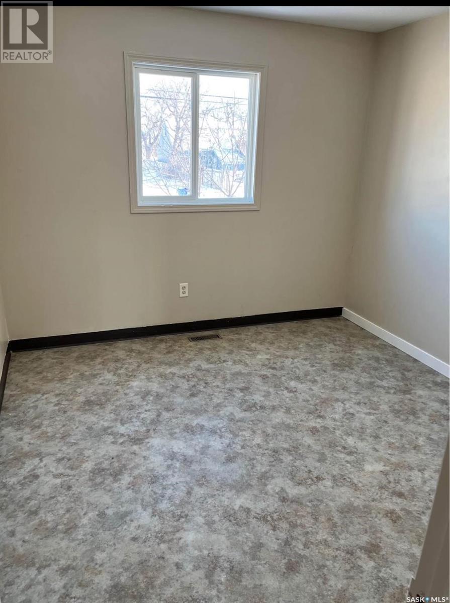 Property at 901 Rae STREET image 2